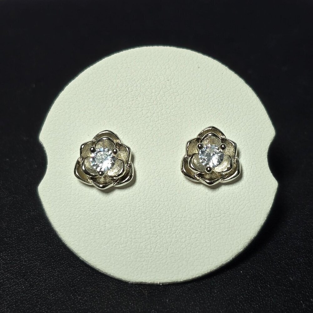 Sterling Silver Flower Stud Earrings With Cubic Zirconia (NWOT)‎